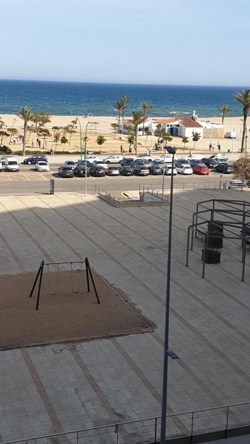 דירות אמפוריבראבה Les Vagues Au Balcon מראה חיצוני תמונה