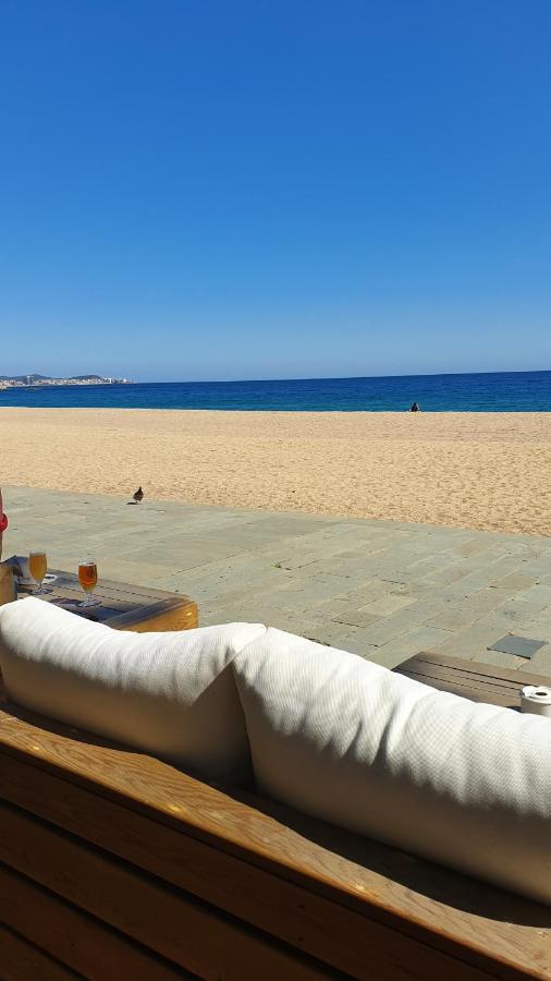 דירות אמפוריבראבה Les Vagues Au Balcon מראה חיצוני תמונה